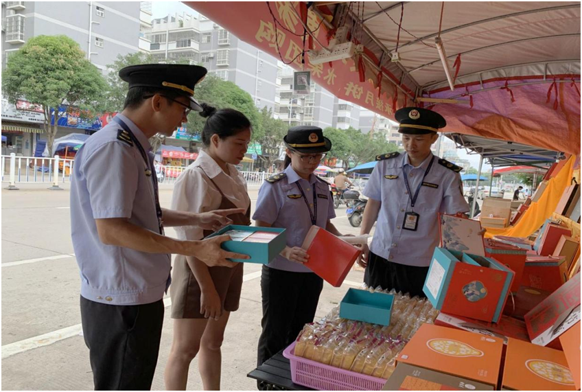 广西宁明县市场监管局加强2023年中秋国庆期间月饼茶叶市场价格和过度包装监管k1体育平台(图2)